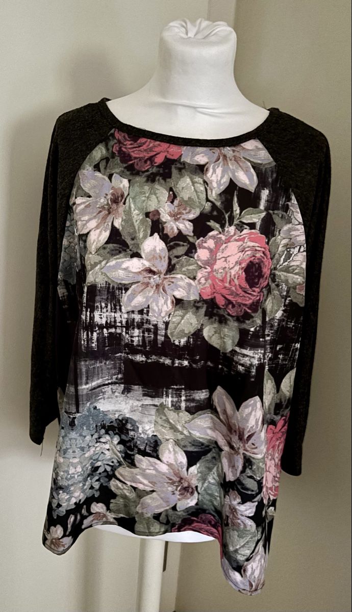 Maglioni & Felpe: Damen Sweatshirt, Gr. L!!! – Usato da Einsiedeln venduto da sum_xm7z 1
