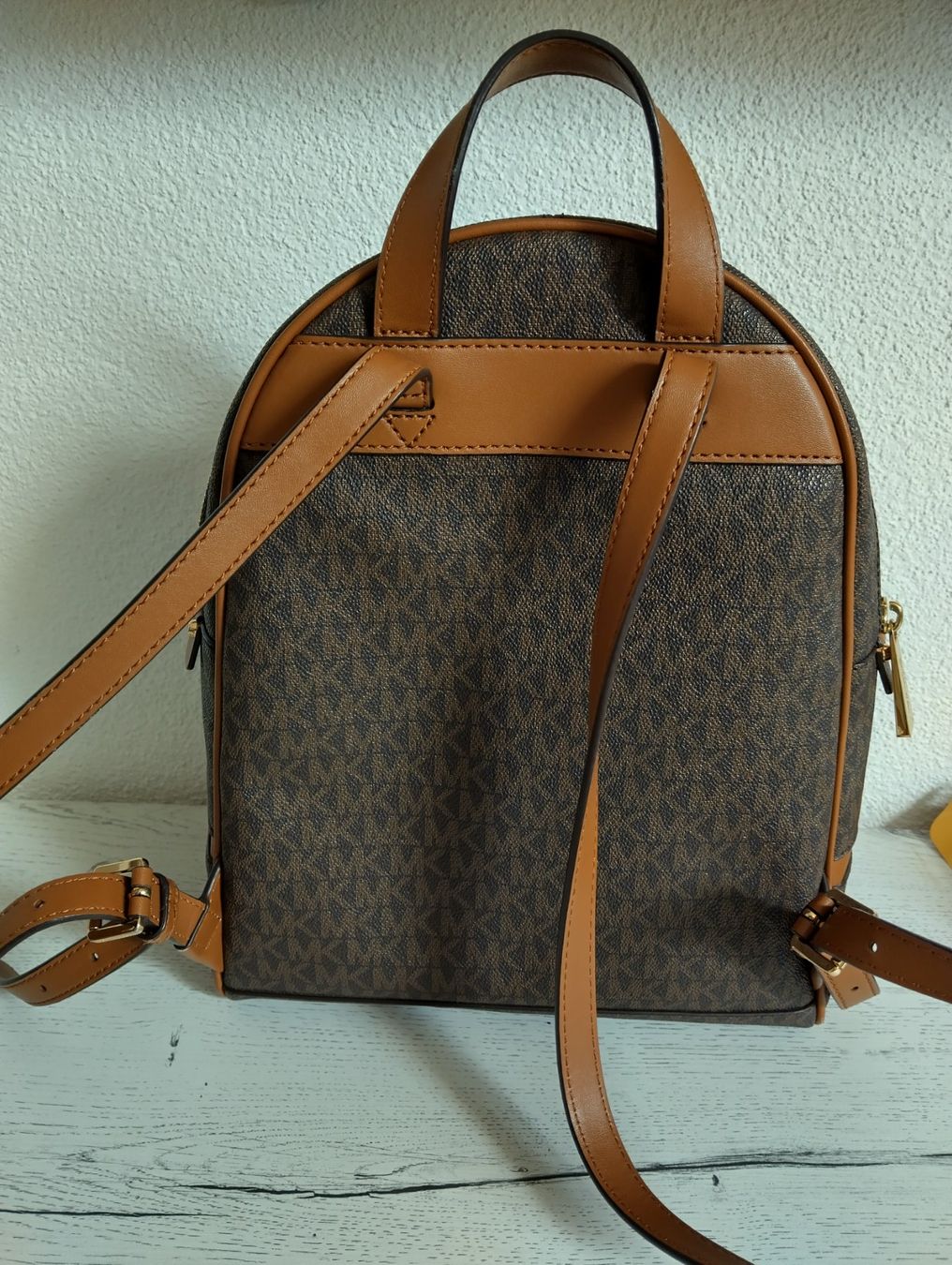 Michael Kors Sacs à dos: Michael Kors Rucksack/Tasche, braun – D'occasion à Full-Reuenthal par Ilor0309 1