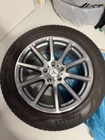 Mercedes AMG Felg mit Pirelli P Zero Sommerreifen 275/50 R20