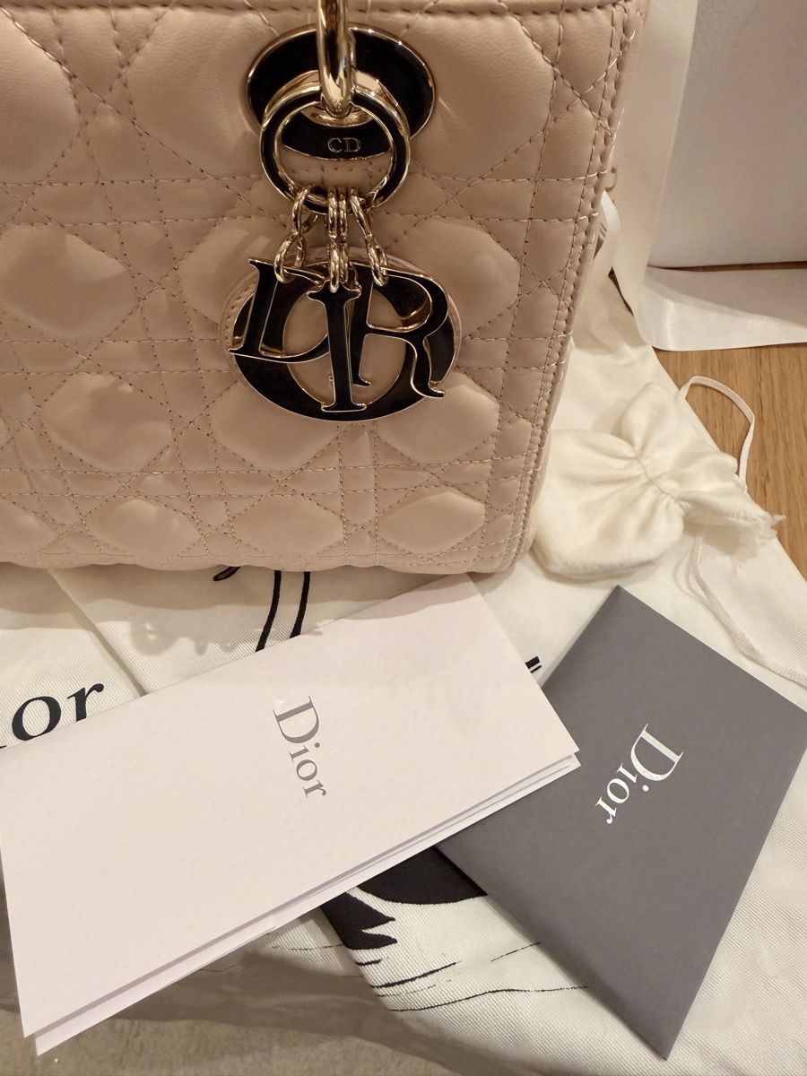 Dior Borse da donna: Authentic Lady Dior Bag - Light Pink, medium – Usato da Schwyz venduto da ann_5w8m 4