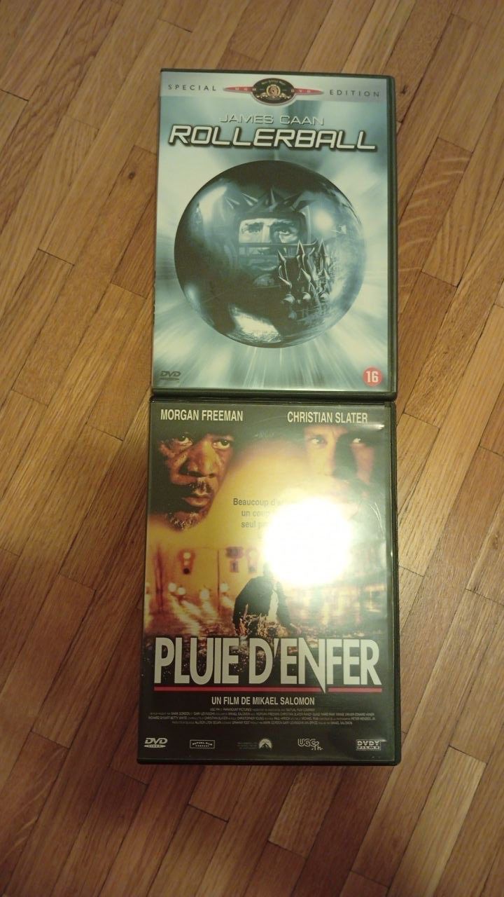 Tutti i DVDs: Boîtes de DVD "Pluie d enfer" et "Rollerball" – Usato da Gland venduto da M_marc