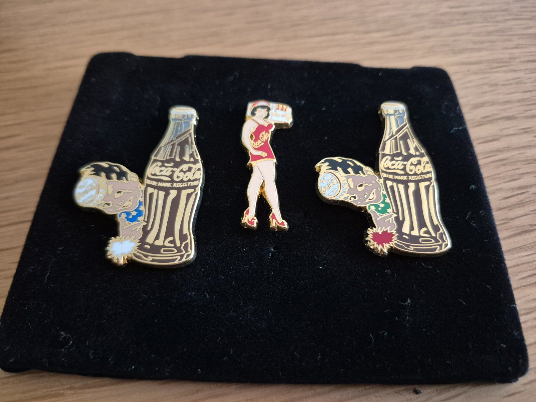 Coca-Cola Plaketten & Abzeichen: Pin Coca Cola 3 Pin – Neu (gemäss Beschreibung) aus Buttikon SZ von sefa02 2