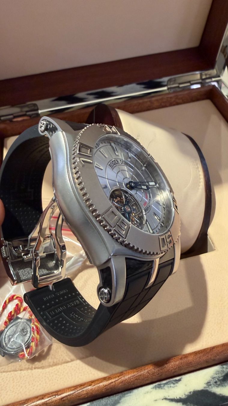 Roger Dubuis Orologi: Roger Dubuis Easy Diver Tourbillon 48mm – Usato da Randogne venduto da 2G1909 2