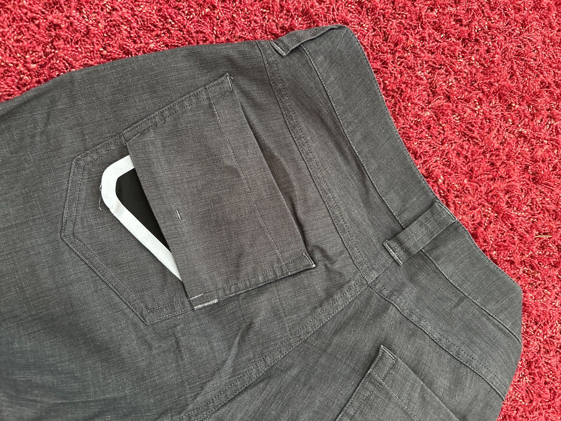 Arcteryx Pantaloni: Pantalons Arc'teryx Hommes Gris Taille 32 – Usato da Biel/Bienne venduto da ponpon_bleu 5