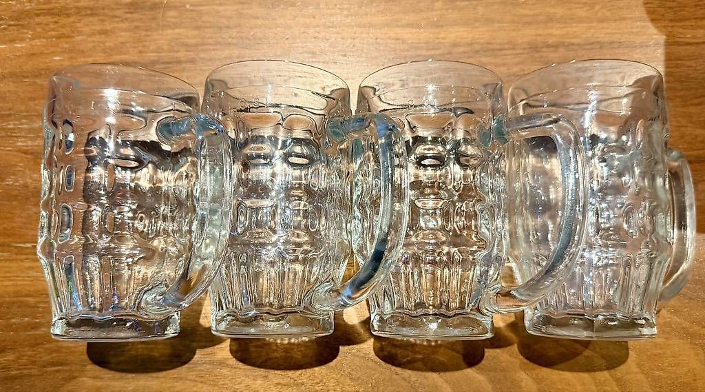 Gläser: 4 Biergläser 0.3l  robustes Dimple-Design – Gebraucht aus Witterswil von faidel 2