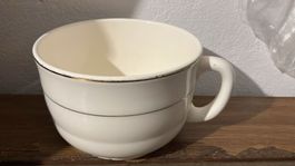 Vecchio vaso da notte in porcellana