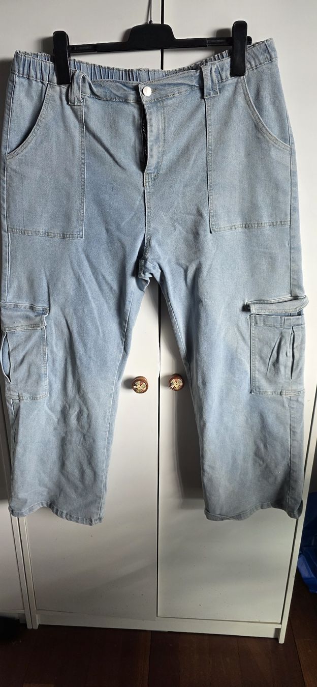 Jeans: Jean cargo – Nuovo (secondo la descrizione) da Le Noirmont venduto da lilou018