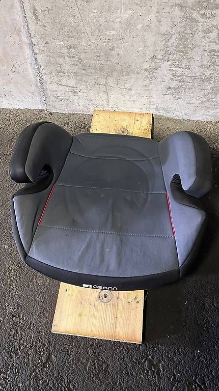 Seggiolini per auto: Sitzerhöhung Boost Isofix – Usato da Mels venduto da Reto8887