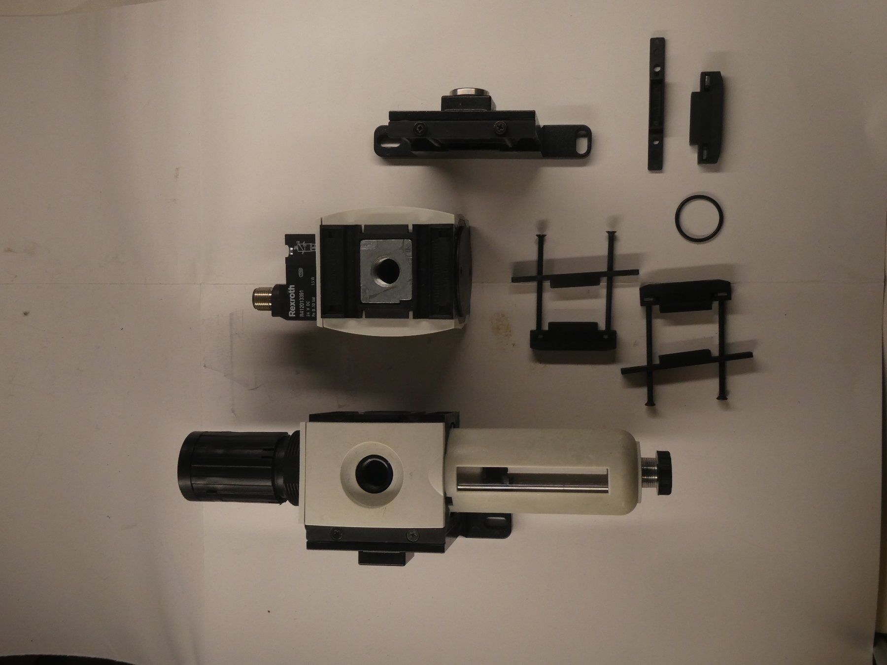 Accessori Trattori &Veicoli agricoli: Div. Rexroth Pneumatik-Teile – Usato da Fulenbach venduto da Hach0 1