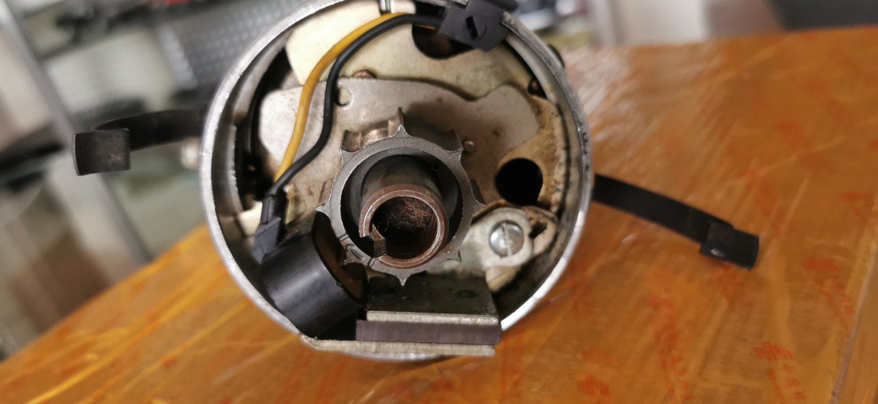 Chrysler Tutti pezzi di ricambio auto: Mopar Zündverteiler RB Block – Usato da huenenberg venduto da Suizofelize 7