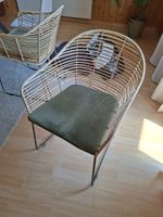 4 Rattanstühle