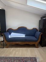 Antikes Sofa / Kanapee mit Holzrahmen, Bezug muss neu!