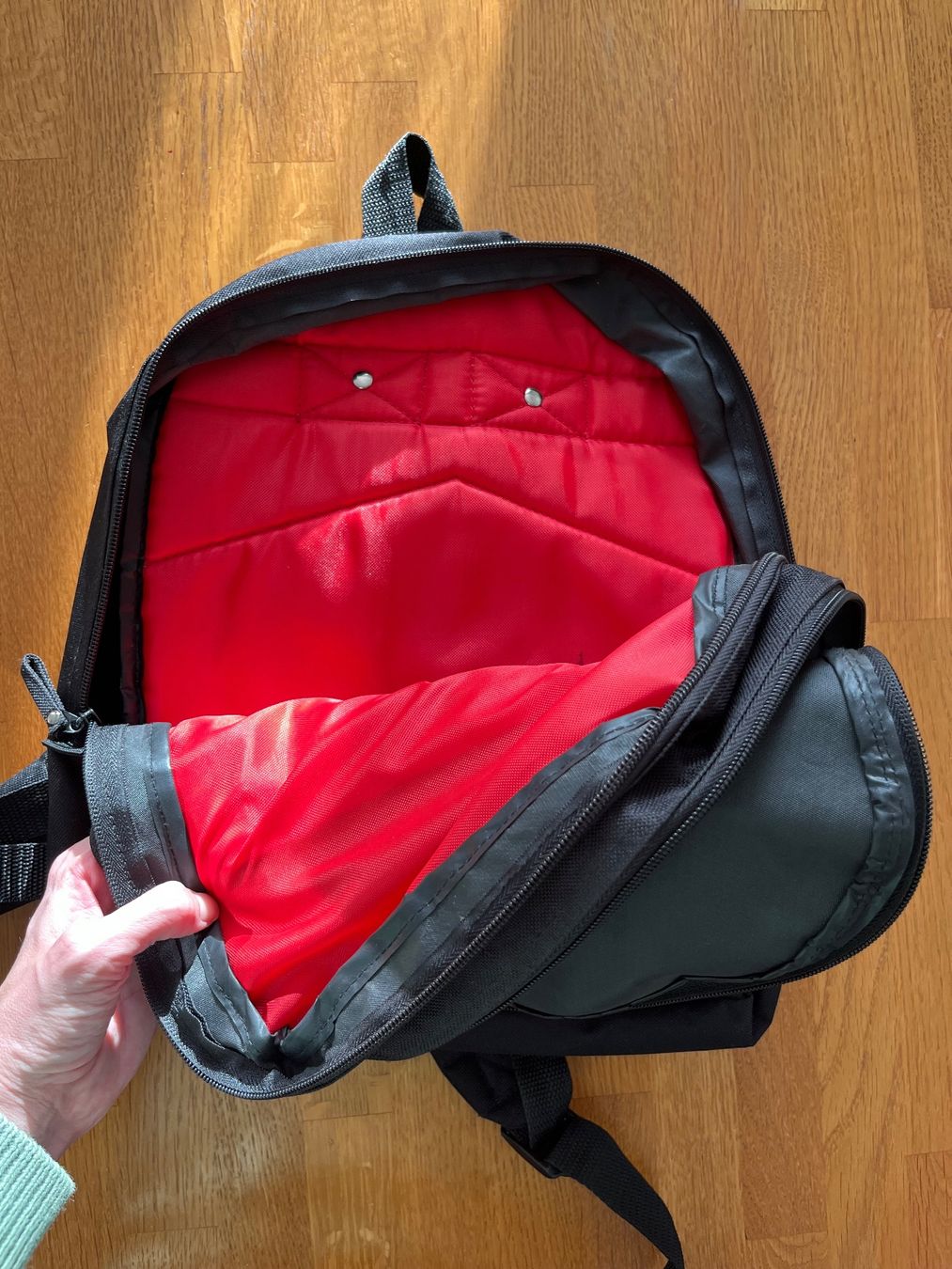 Zaini: Schwarzer Rucksack Vierwaldstättersee – Usato da Basel venduto da Bibi_Basel 1