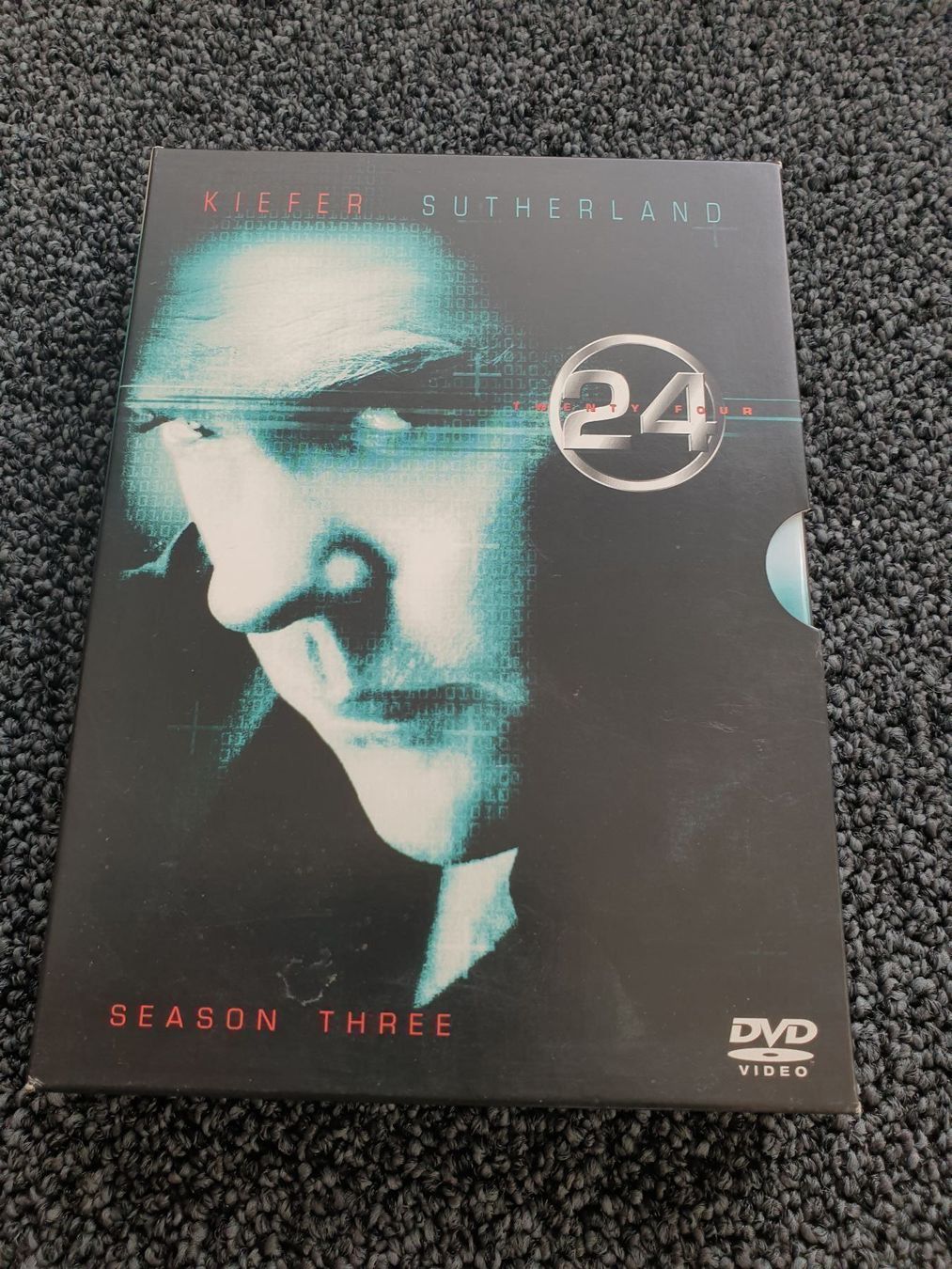 Tutti i DVDs: 24 TWENTY FOUR STAFFEL 3 – Usato da Ruswil venduto da jan_bxl5