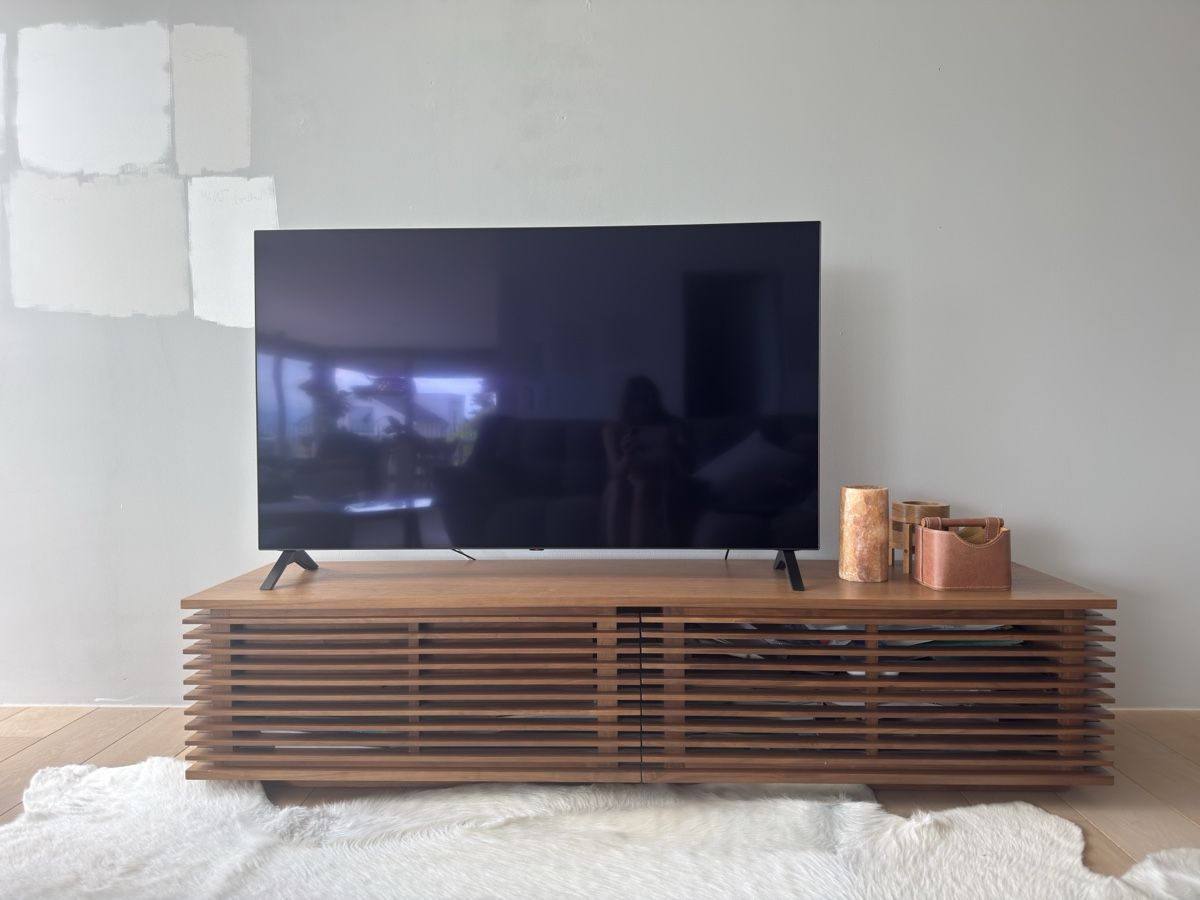 Mobili TV: Line Media Console Walnut wood by Design Within Reach – Usato da Herrliberg venduto da fmo_9hjy
