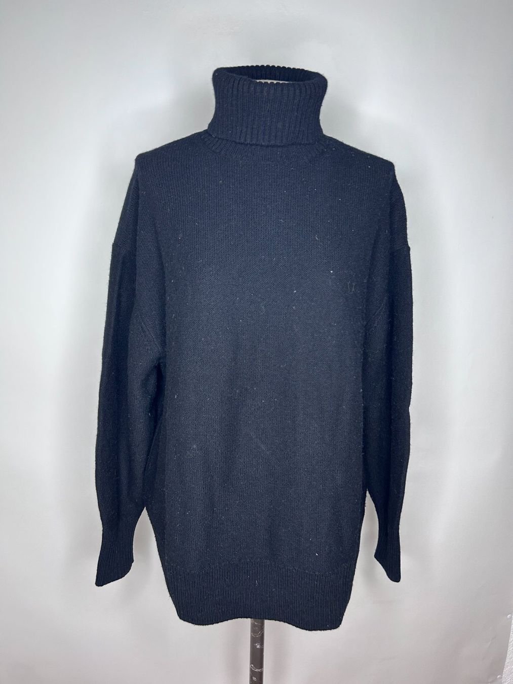 Cos Pulls & Sweat-shirts: Cos Pullover aus Wolle – D'occasion à St. Gallen par look-twice