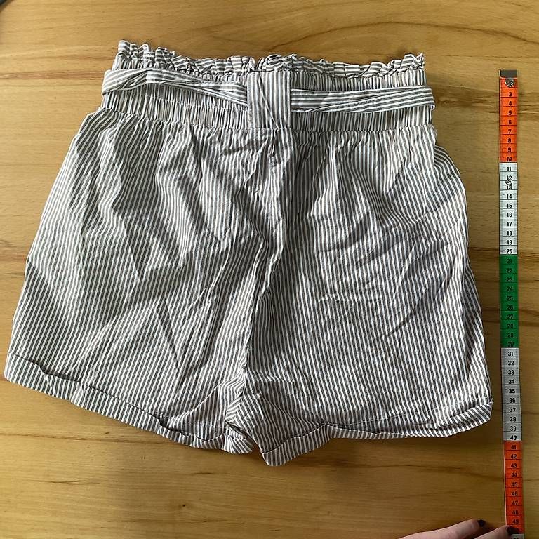 Pantaloni: Shorts M – Usato da Itingen venduto da alexasoldie 2