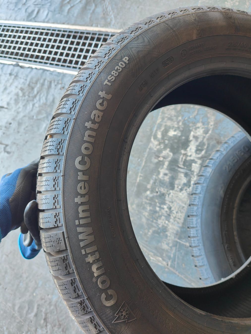 Continental Pneumatici & Ruote complete: 215/60 R16 Winterreifen – Usato da Oberengstringen venduto da Reifen-Lagerverkauf 2
