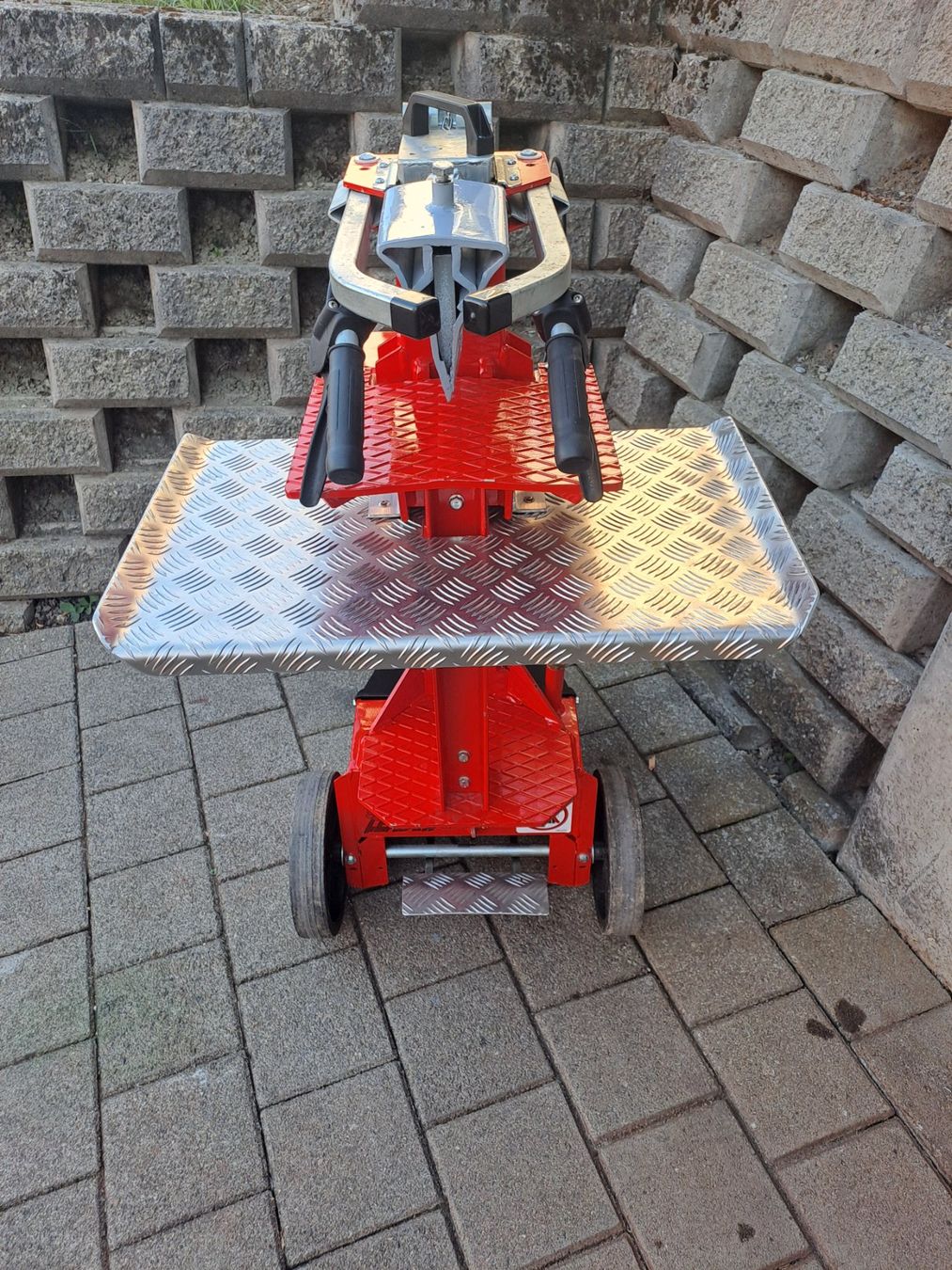 Tutte le macchine: Holzspalter 8.5 Ton – Usato da Grossdietwil venduto da Appaloosa 3