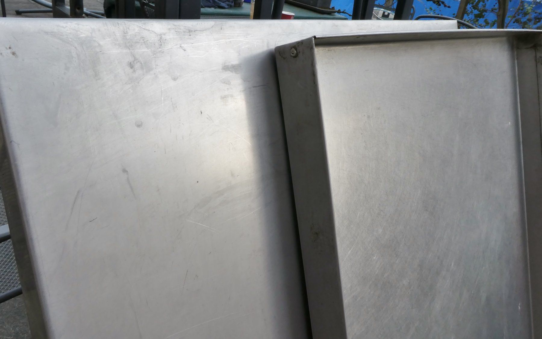 Gabbie, trasporto & Sicurezza: Kotbrett Wanne für Hühnerstall. – Usato da Siebnen venduto da GluckPilz5684 1