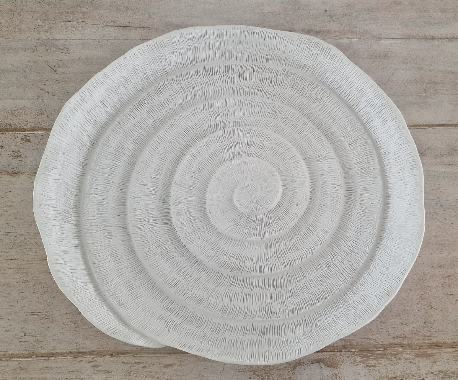 Servierplatten: Dekorative Schale, Spirale weiss  – Gebraucht aus Suhr von Sbume
