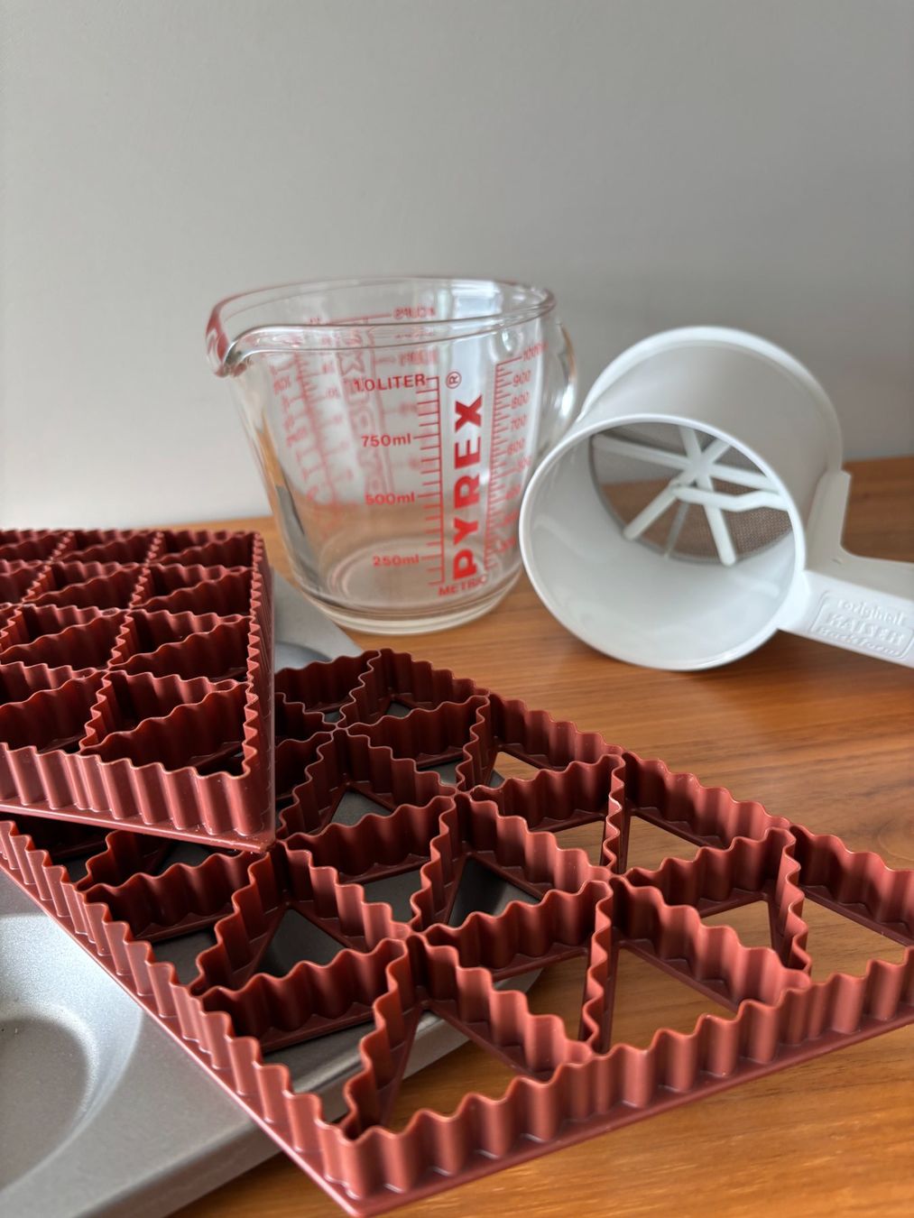 Elettrodomestici da cucina: Küchenartikel, Backen, 5 verschiedene Teile – Usato da Laax GR venduto da wil_66wq 3