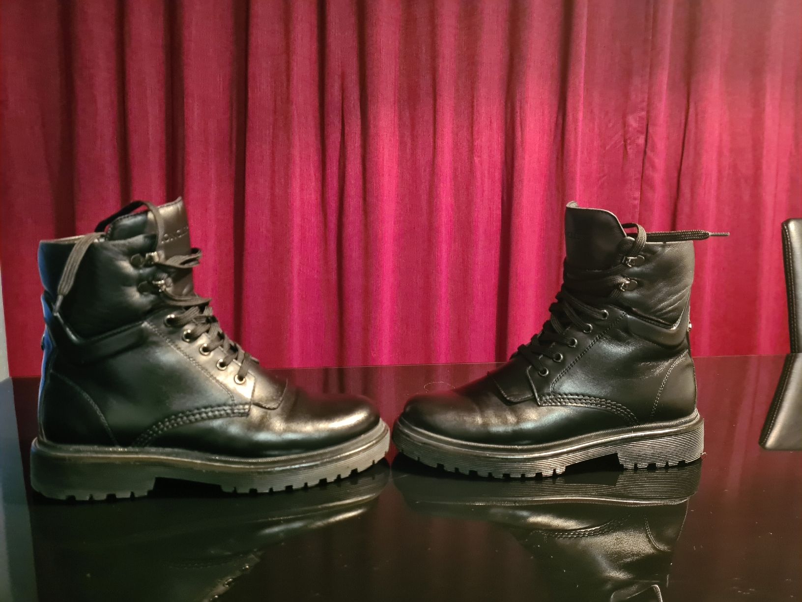 Moncler Scarpe da donna: Moncler boots Gr 38 – Usato da Kloten venduto da Kri23 6