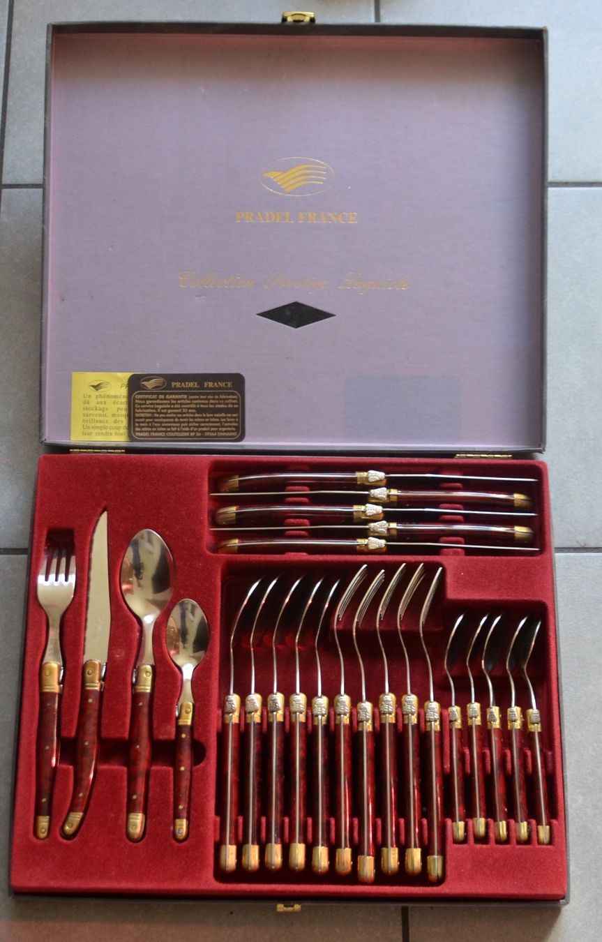 Laguiole Set di posate: Laguiole Pradel - Besteck / couverts -  service de table – Usato da Collonges venduto da arashee