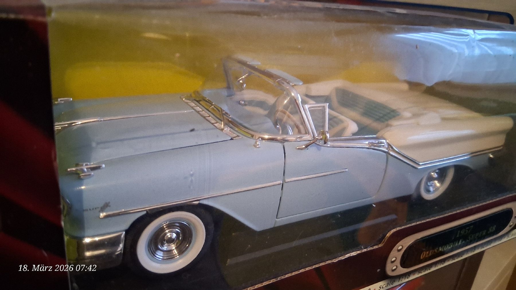 Yat Ming Modellini d'auto: 1:18 1957 Oldsmobile Super 88 – Nuovo e nell'imballaggio originale da Wolfenschiessen venduto da 2-stroke-garage 2