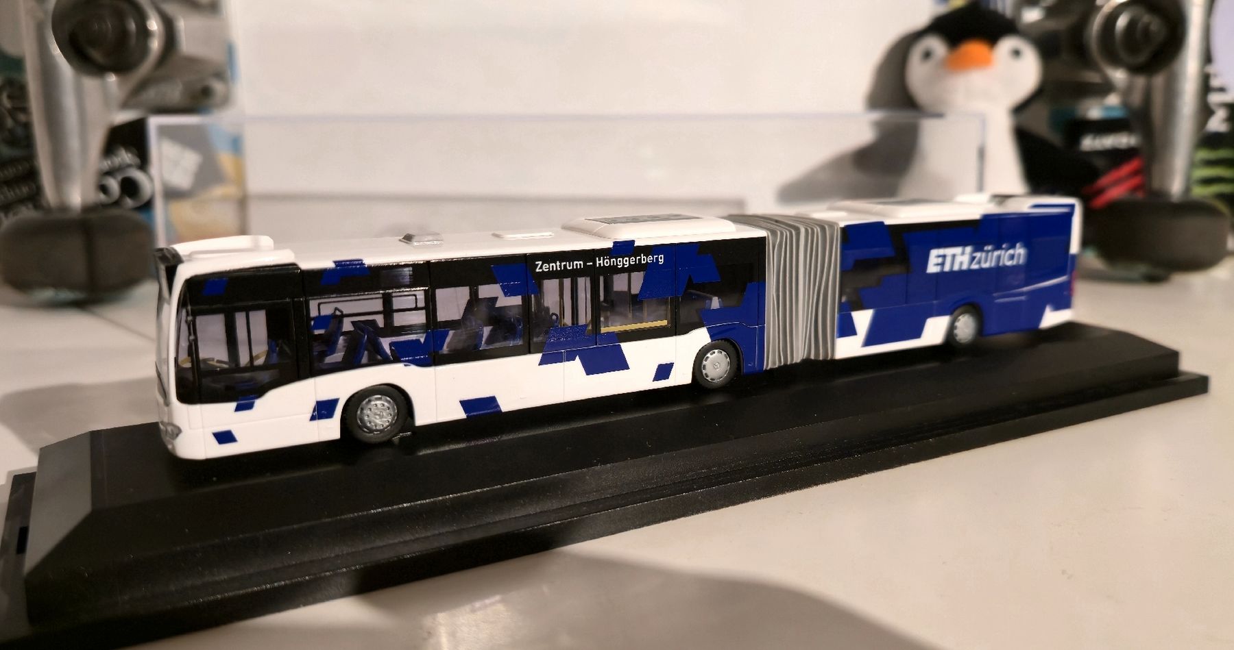Mercedes-Benz Modellini d'auto: ETH Zürich Link Bus Modell - inklusive Display Box – Nuovo (secondo la descrizione) da Koppigen venduto da sas_9kpl