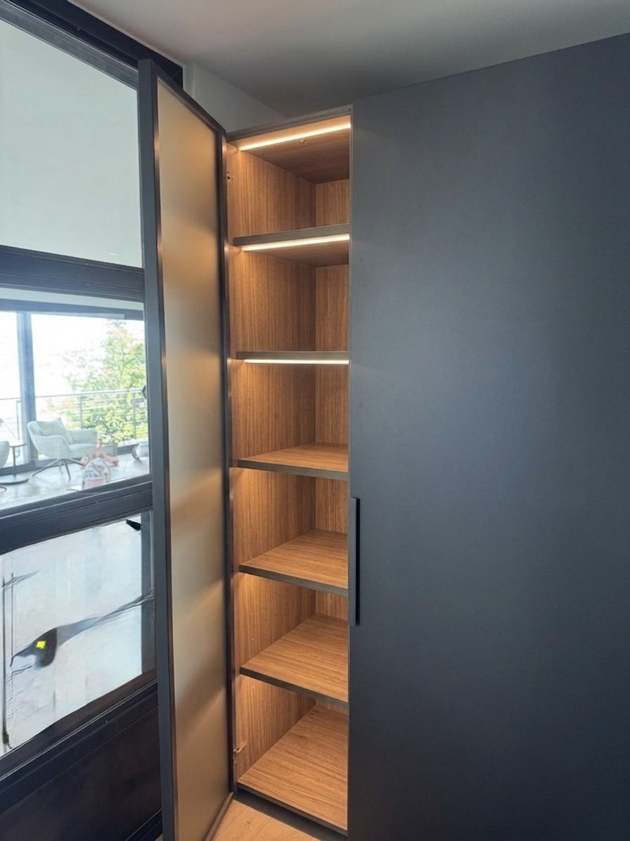 Armadi: Molteni waredrobe anthracite – Usato da Rüschlikon venduto da del_f9xw 3