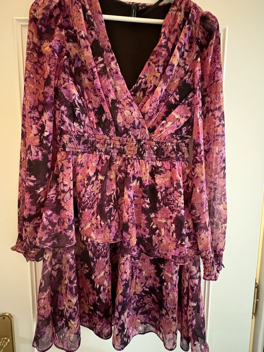Vestiti: Vero Moda Kleid, Grösse XS, Blumenmuster – Nuovo (secondo la descrizione) da Blumenstein venduto da JeanineTamara