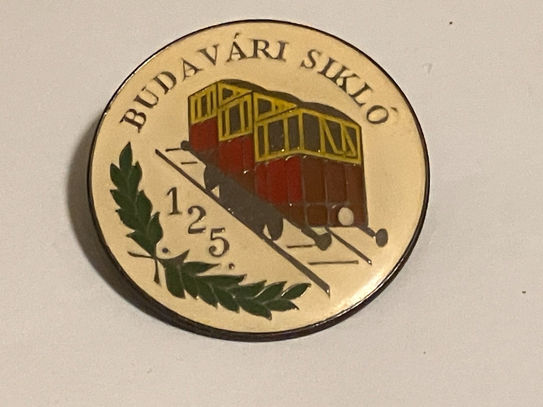 Placchette & Badge: 1 Pin Budavari Siklo 125 – Usato da Basel venduto da djwwpp