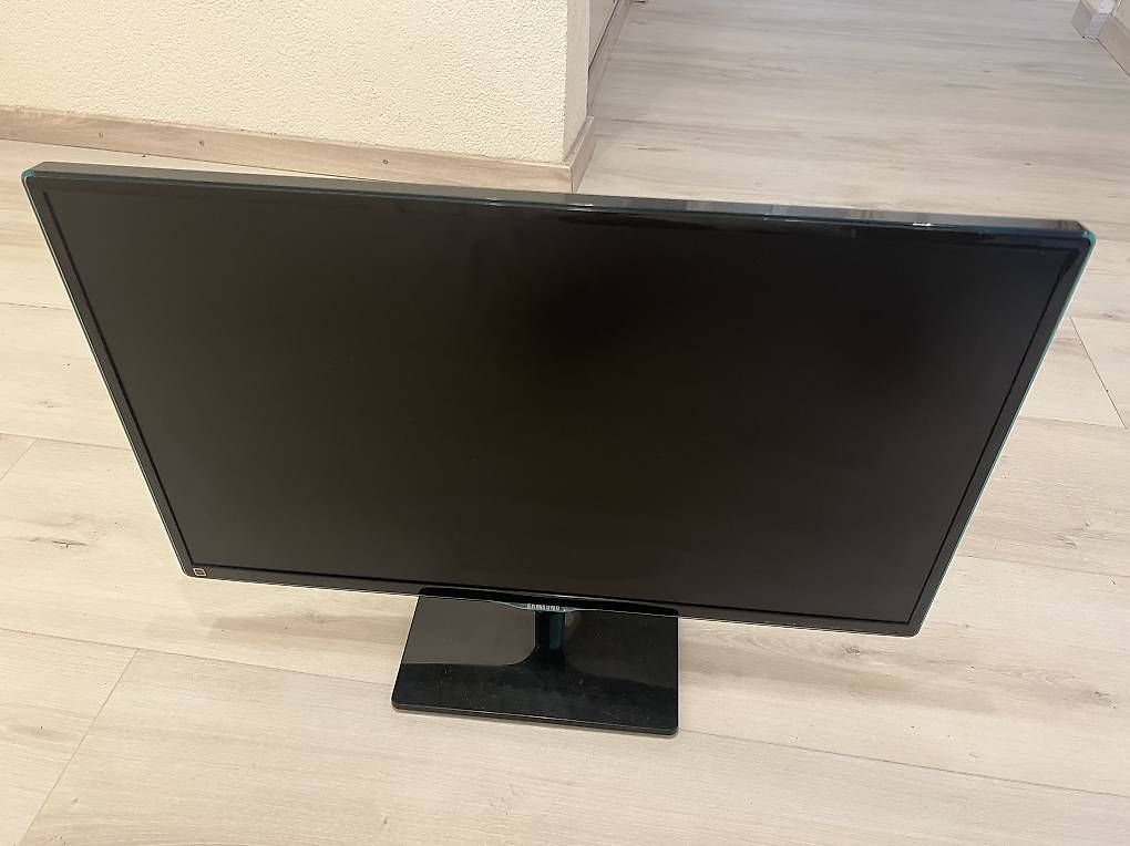 Monitor: samsung monitor – Usato da Dietikon venduto da Samiii94 2