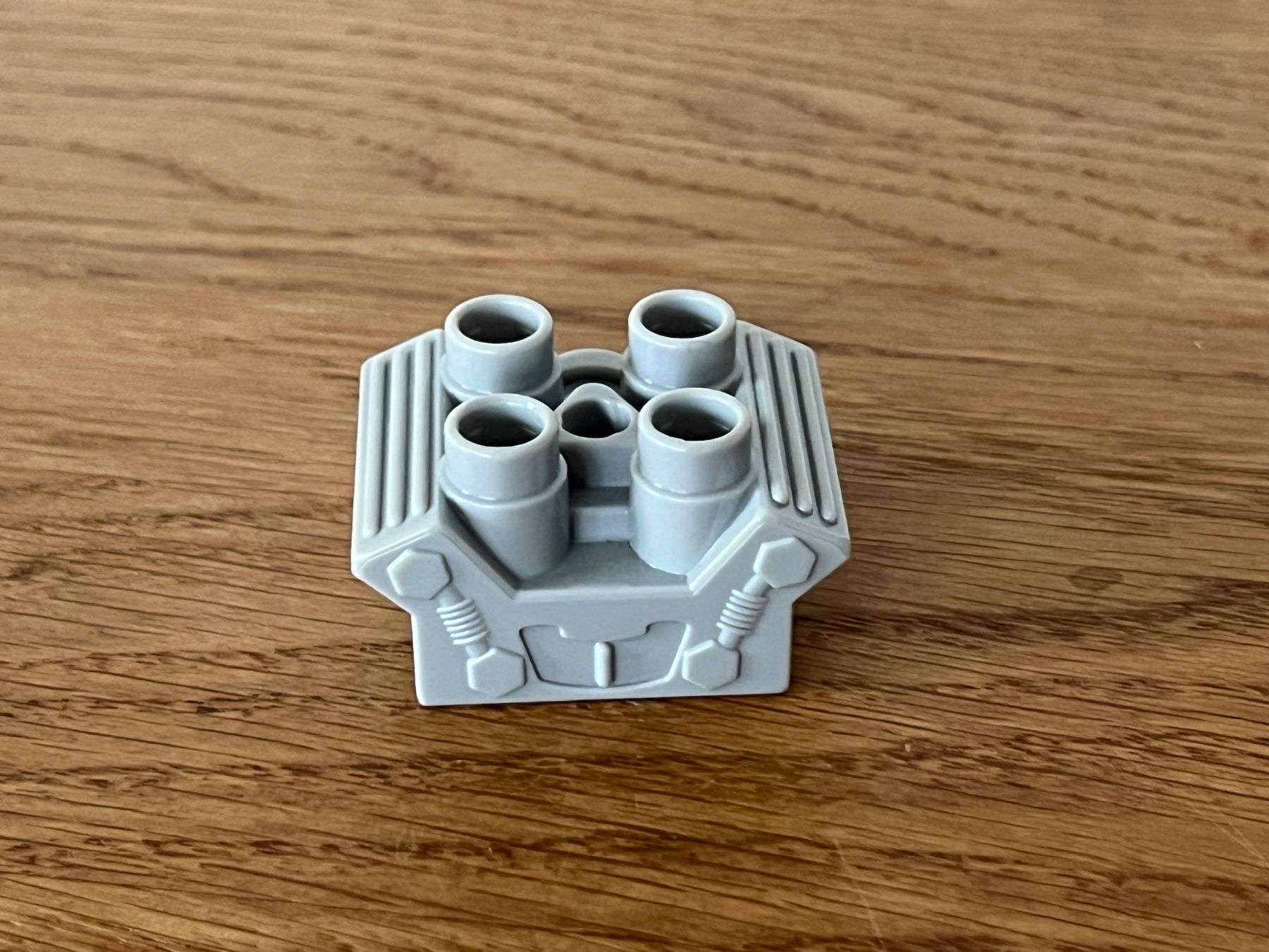 Lego Statuette: LEGO Duplo Motorblock 2x2 Block Motor – Usato da Ennetbaden venduto da teo_yg9s 1