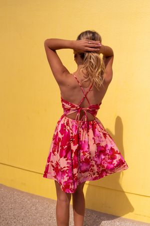 Robe courte à fleurs