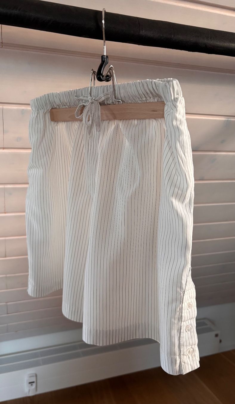 Sessun Pantaloni: Sessún "Hyoshima" shorts, size 34 – Nuovo (secondo la descrizione) da Kilchberg ZH venduto da ben_pc68 2
