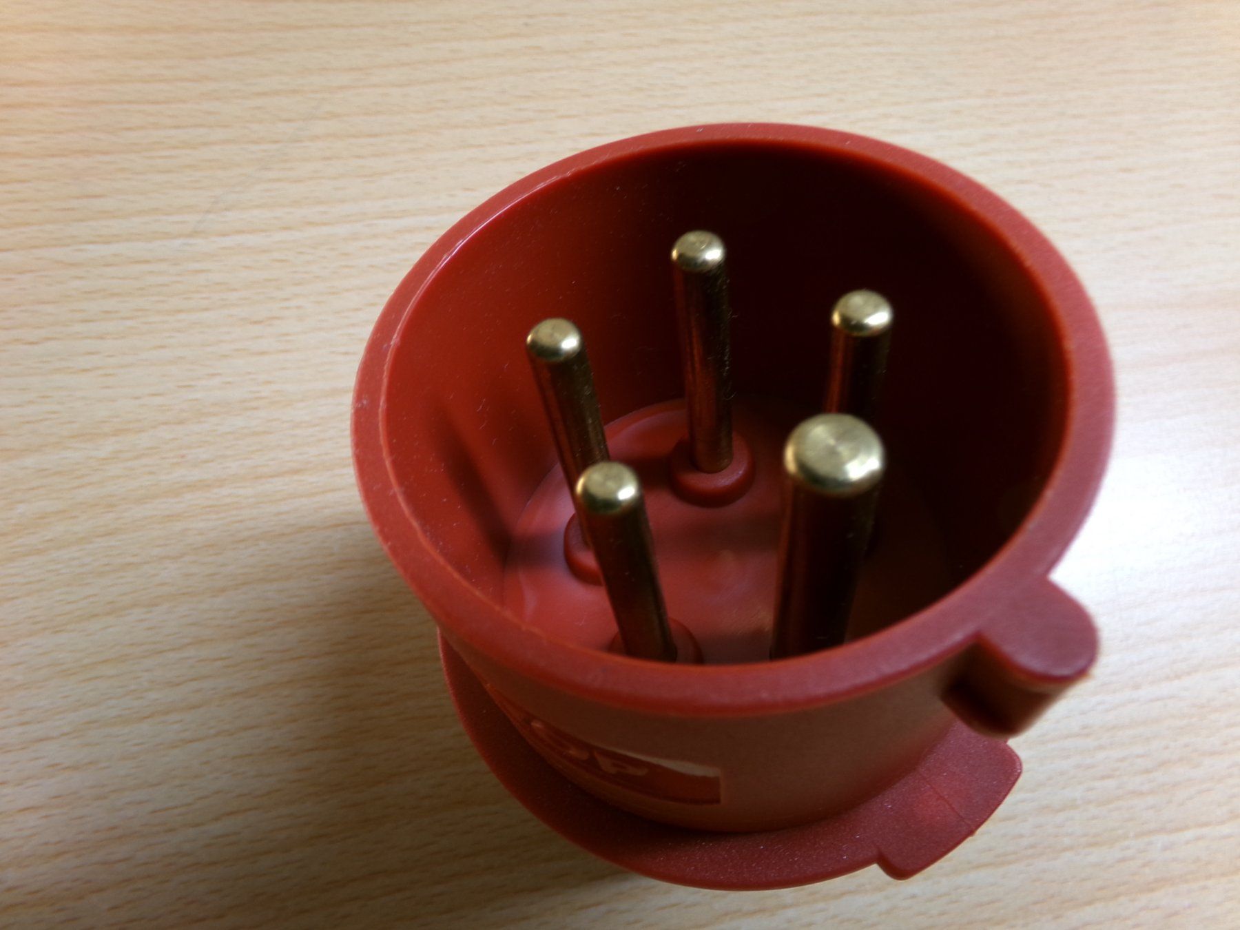 Mennekes Spine: Stecker CEE16 Mennekes – Usato da Hombrechtikon venduto da Maloev17 2