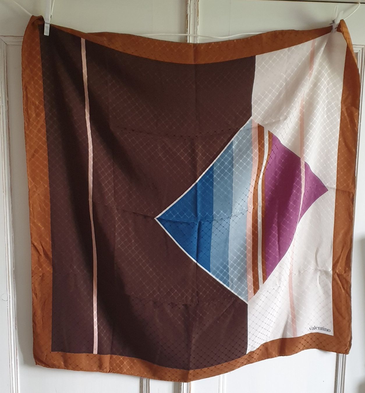 Valentino Foulards, Tücher & Schals: Foulard Valentino – Gebraucht aus Emmen von magelan 1