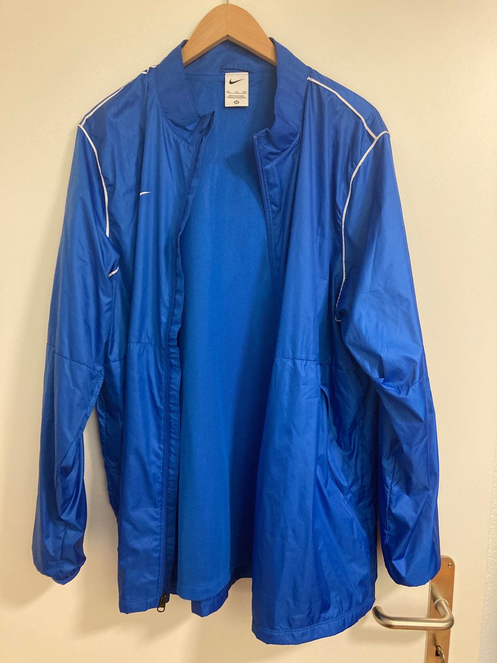 Nike Vestes: Nike Regenjacke – D'occasion à Wängi par Kaesli 1