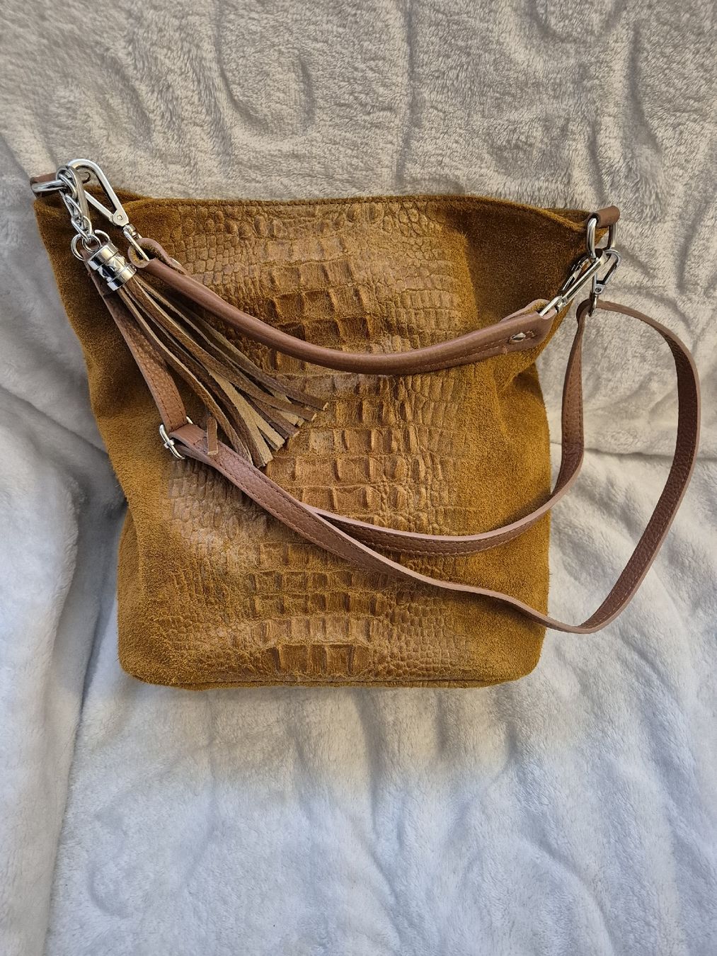 Borse da donna: Wildleder Beuteltasche – Usato da Thalwil venduto da Coco2025