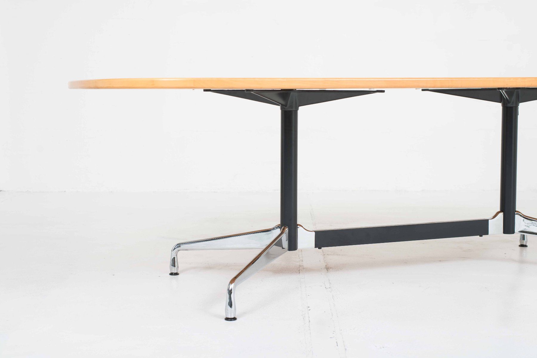 Vitra Tables: Vitra Segmented Table von Charles & Ray Eames, 230cm x 137cm – D'occasion à Zürich par STUZH38 4