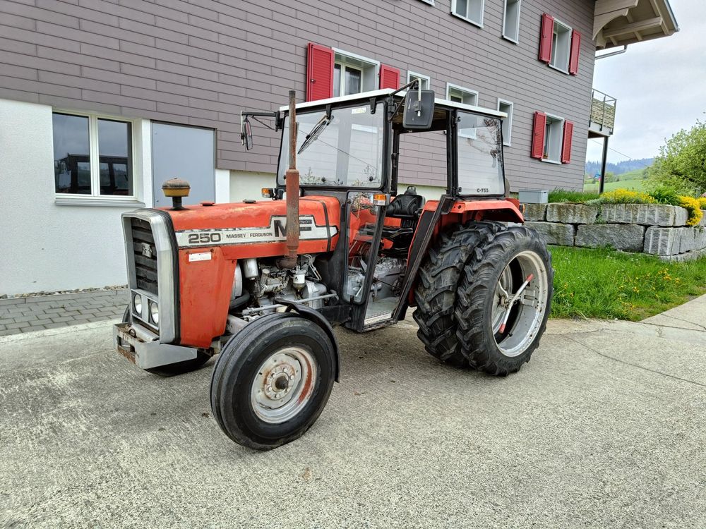 massey-ferguson-mf-250-traktor-mit-doppelr-der-acheter-sur-ricardo