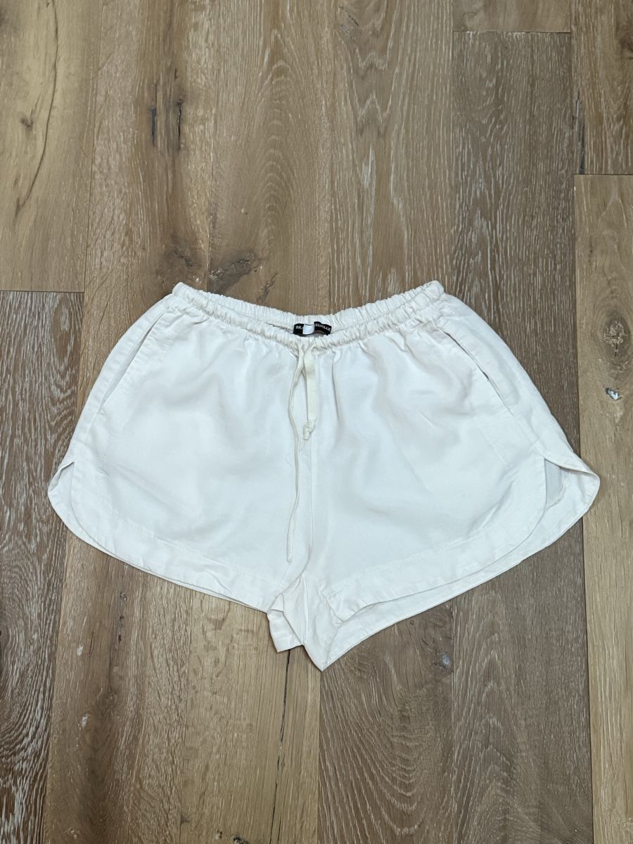 Brandy Melville Pantaloni: Great BRANDY MELVILLE shorts. XS – Usato da Grund b. Gstaad venduto da PlageNeigeplus 3