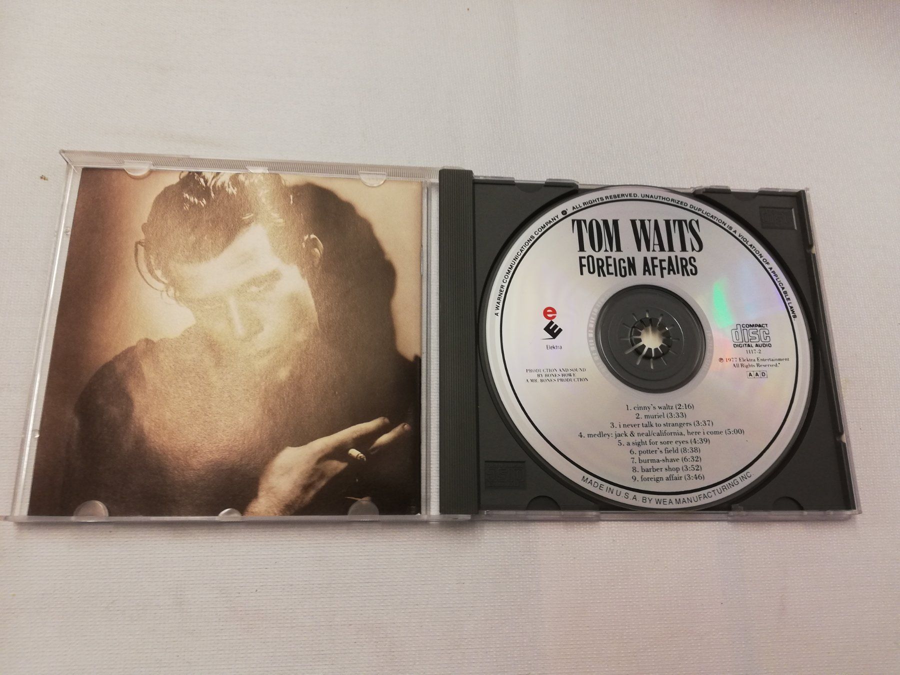 CD: TOM WAITS - FOREIGN AFFAIRS – Usato da Bern venduto da Vinylsound.ch 2