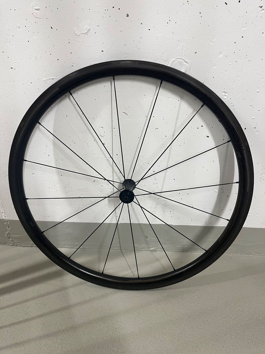 Specialized Pezzi di ricambio: Roval Rapide CLX 32 Vorderrad – Usato da Männedorf venduto da fsigillo 1