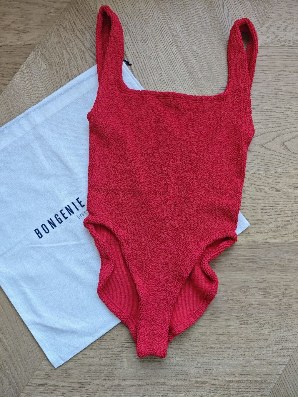 Hunza G Badekleider & Bikinis: HUNZA G Badekleid rot – Gebraucht aus Erlenbach ZH von nlh