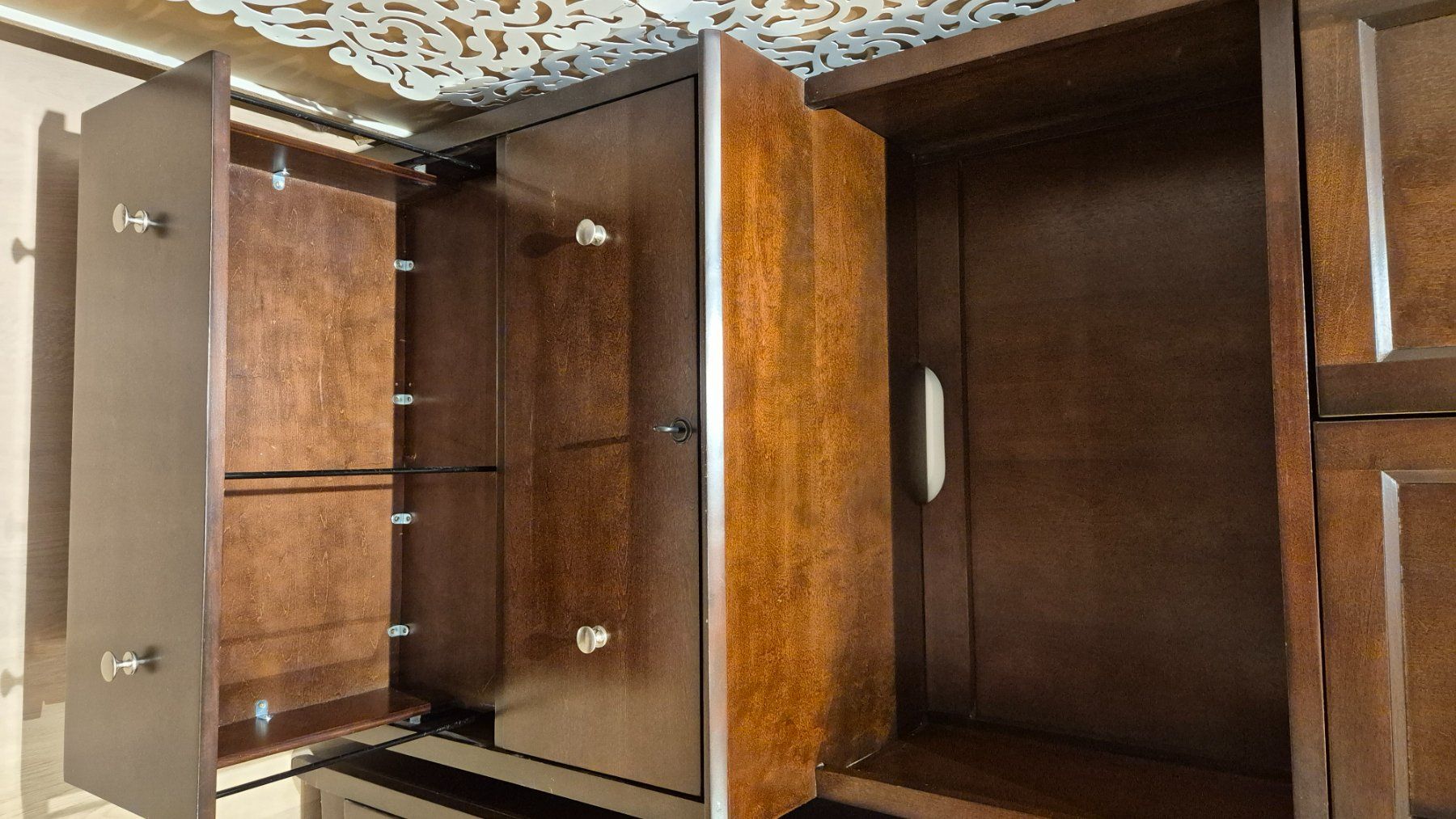 Armadi: Schrank aus Massivholz – Usato da Maur venduto da antko 3