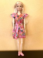 🌸 BARBIE-KLEID MIT SCHUHEN UND OHRSTECKERN  **NEU**