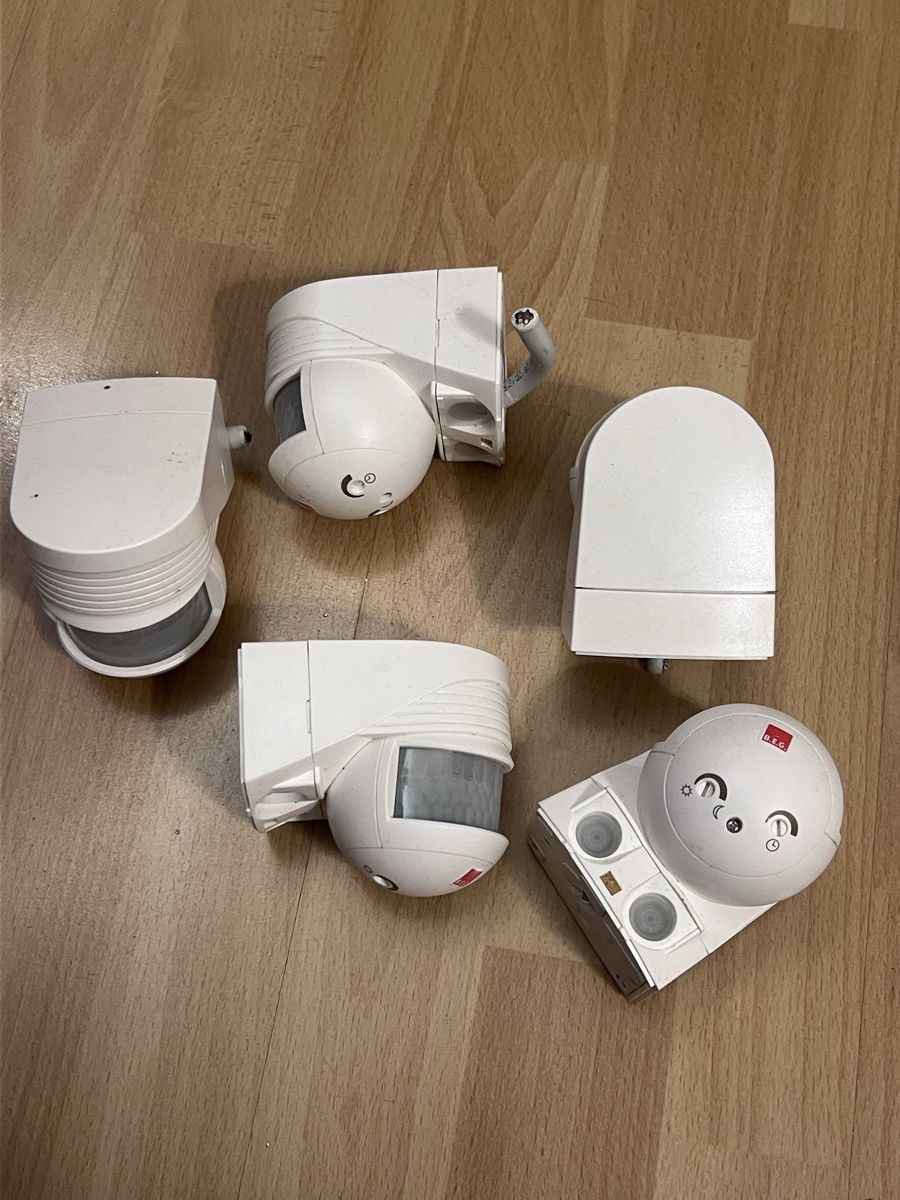 Messen: Outdoor Motion Detector Set - Secure Your Home Now! – Gebraucht aus Martigny von ddo_2mcv 1